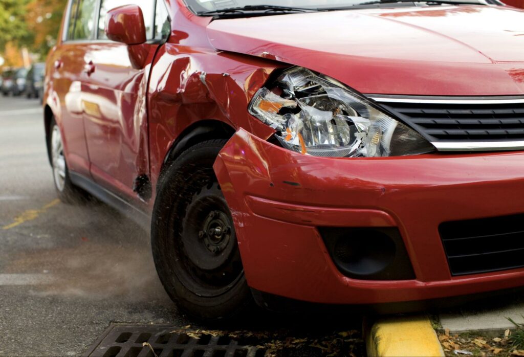 car-with-smashed-front-bumper