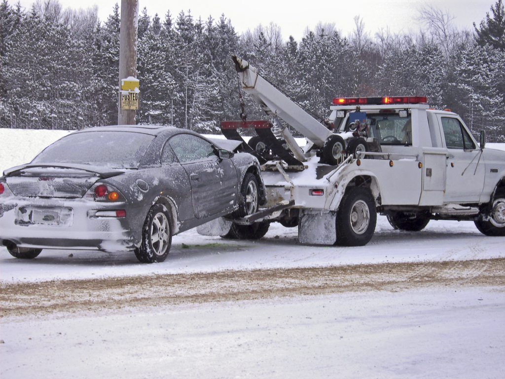 eclipse-being-towed-after-accident-during-winter